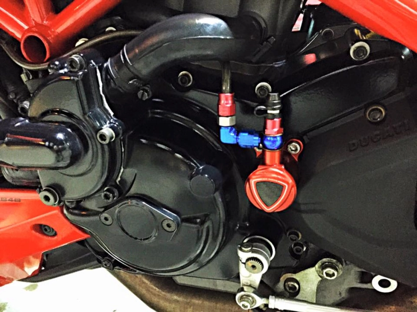 Ducati streetfighter 848 độ nổi bật với loạt đồ chơi hàng hiệu - 8