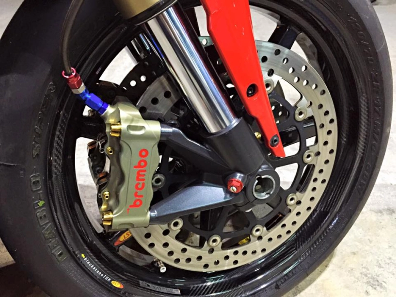 Ducati streetfighter 848 độ nổi bật với loạt đồ chơi hàng hiệu - 4