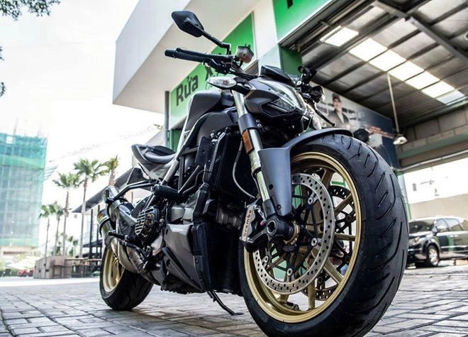 Ducati streetfighter lên đồ chơi khủng tại sài gòn - 3