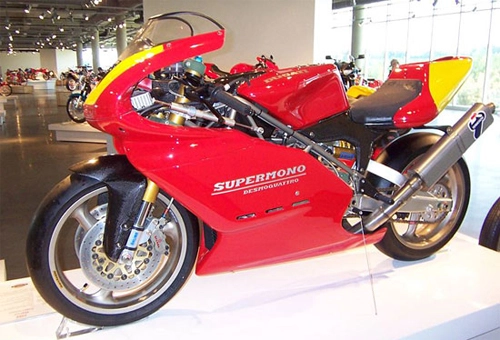 Ducati supermono lực sĩ với số lượng cực hiếm - 1