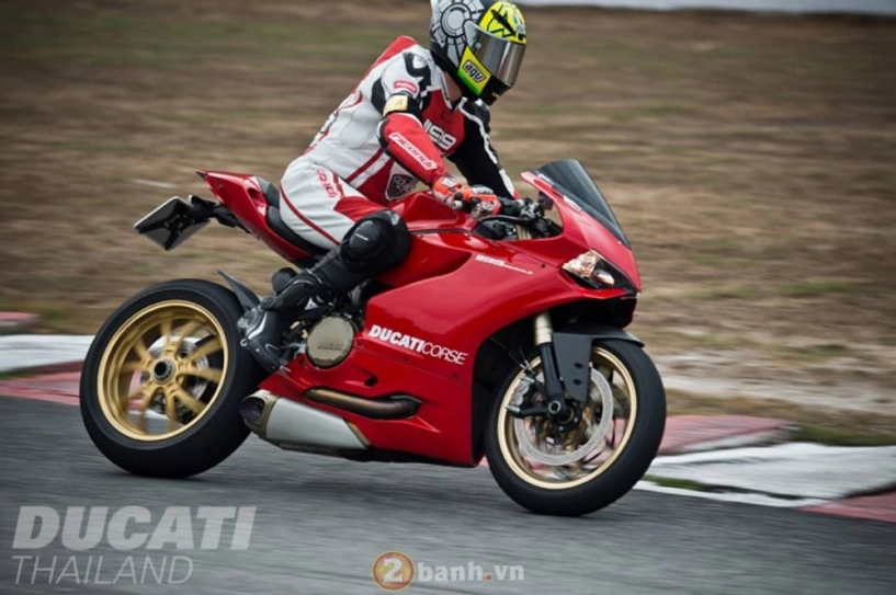 Ducati trackday - đại hội của 1199 - 4