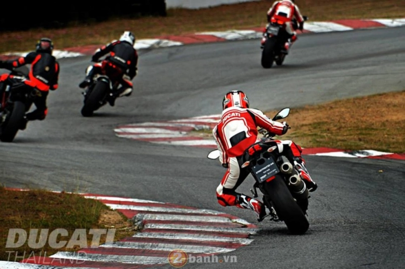 Ducati trackday - ngợp trời ducati - 16