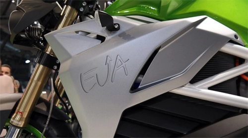 Energica eva siêu nakedbike chạy điện đầu tiên trên thế giới - 6