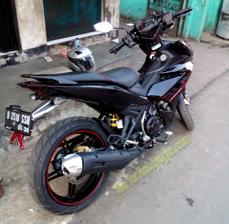 Exciter 150 với cách độ pass biển số đơn giản của biker indonesia - 1