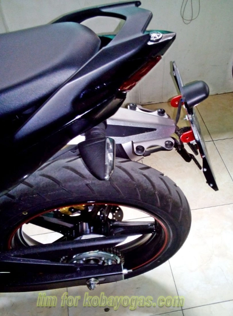 Exciter 150 với cách độ pass biển số đơn giản của biker indonesia - 4