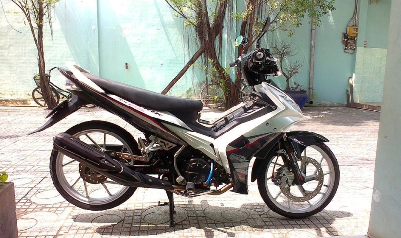 Exciter 2010 lung linh trong màu áo spark 135i - 1