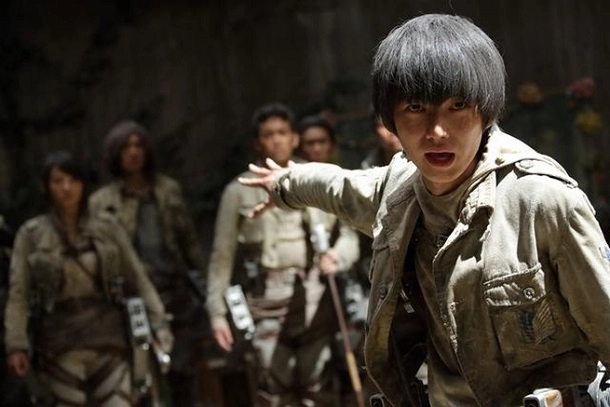 Fan phát điên với trailer dài 3 phút của live action attack on titans - 5