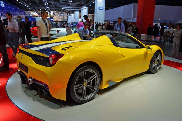 Ferrari 458 speciale a khoe mui trần tuyệt đẹp - 15