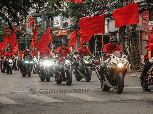 Hàng chục xe mô tô pkl tham gia diễu hành ở hải phòng - 4
