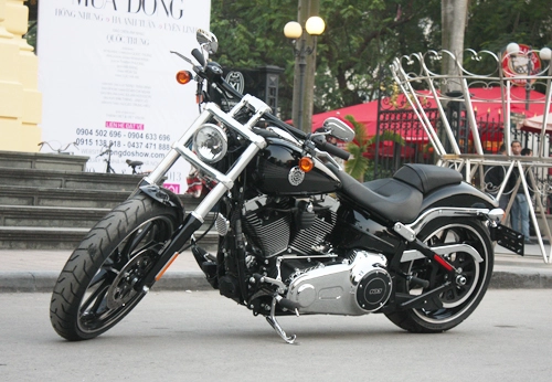 Harley-davidson breakout 2014 - kỵ sĩ bóng đêm giữa hà thành - 1