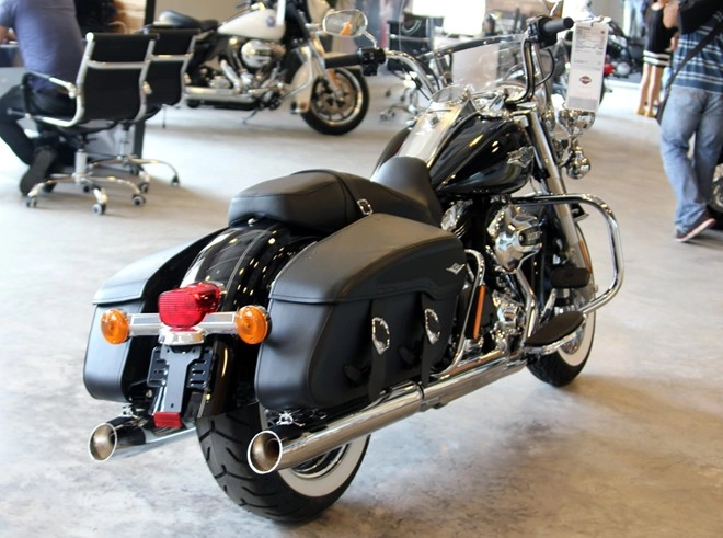 Harley-davidson road king classic 2014 với giá bán gần 1 tỷ ở việt nam - 4