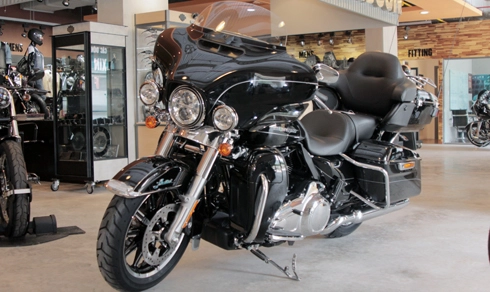 Harley-davidson ultra limited low 2015 mẫu xe đường trường tiền tỷ tại sài gòn - 3