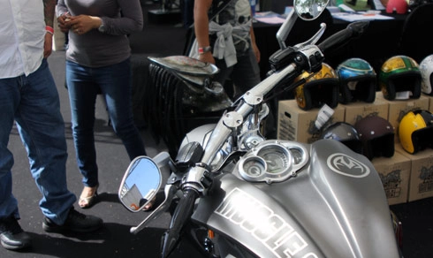 Harley-davidson v-rod độ của một biker sài gòn - 16