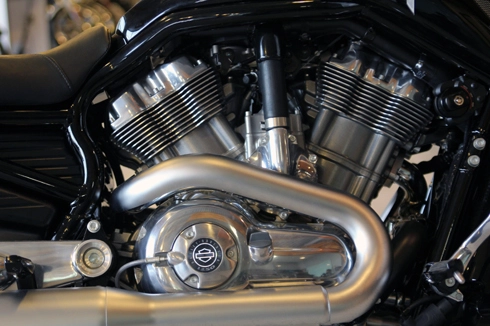 Harley-davidson v-rod muscle mạnh mẽ cùng cổ máy hợp tác với porsche - 7