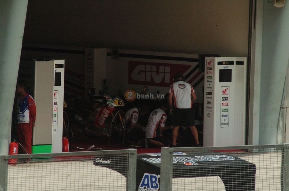 Hình ảnh và clip moto gp 2014 do thành viên 2banh ghi lại từ trường đua sepang - 42