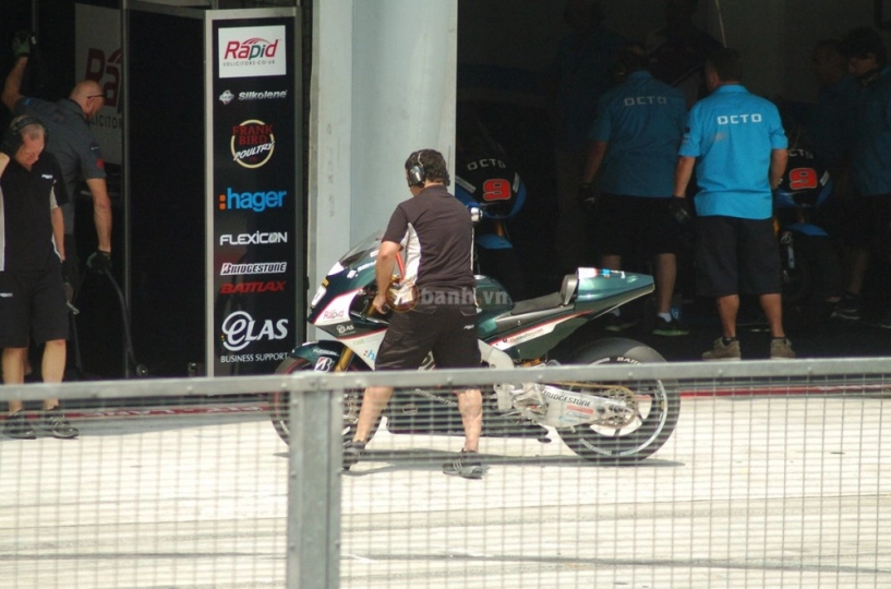 Hình ảnh và clip moto gp 2014 do thành viên 2banh ghi lại từ trường đua sepang - 40