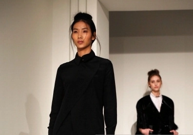 Hoàng thùy được diễn 2 show tại london fashion week - 5