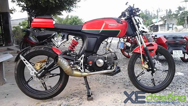 Honda 67 độ phá cách đầy thể thao của biker 9x - 10