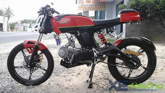 Honda 67 độ phá cách đầy thể thao của biker 9x - 12