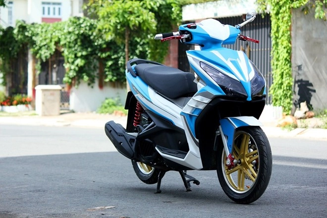 Honda air blade 125 trang điểm phong cách blue sky độc đáo - 9