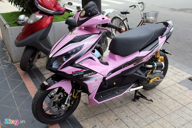 Honda air blade độ siêu chất với màu hồng nữ tính - 1