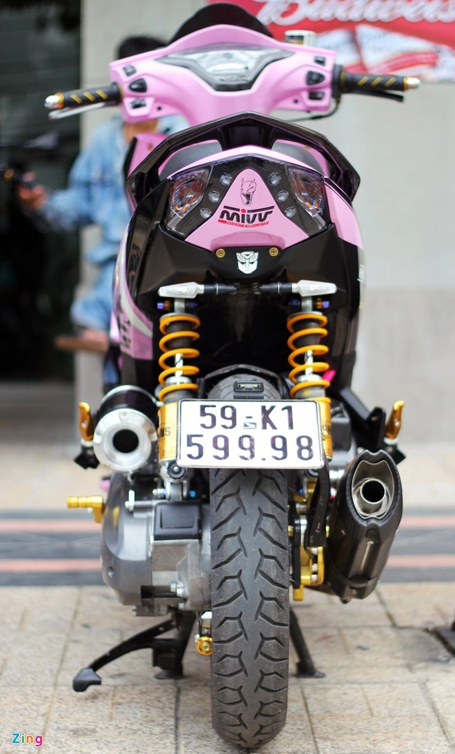 Honda air blade độ siêu chất với màu hồng nữ tính - 4