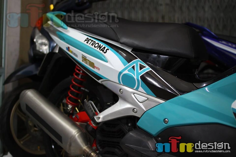 Honda air blade petronas độ chất - 2