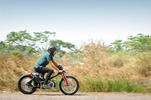 Honda c70 lột xác với bản độ giò gà - 8