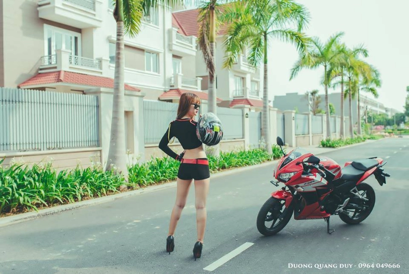 Honda cbr150r 2015 đọ dáng cùng mẫu teen xinh đẹp - 15