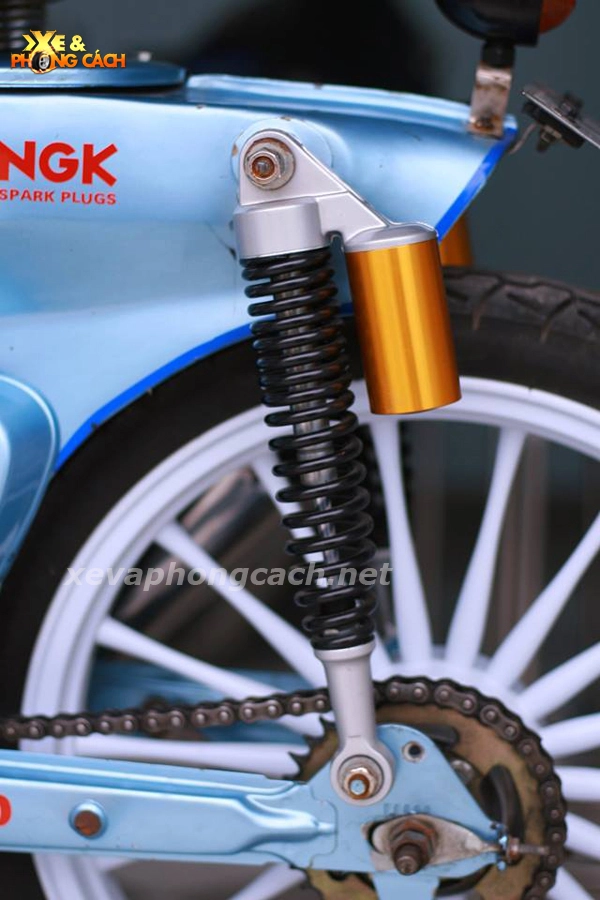 Honda cub đời 79 độ chất với phong cách bobber - 8