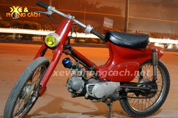 Honda cub đời 79 độ chất với phong cách bobber - 12