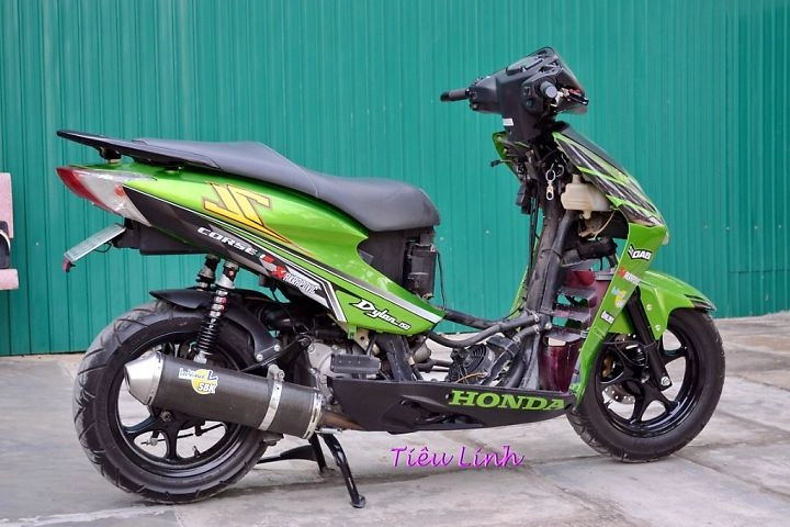 Honda dylan xanh lá độ với phong cách cực gấu - 7