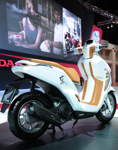 Honda es01 - concept scooter sang trọng và lạ mắt - 4