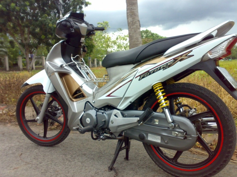 Honda future x 125 fi trắng-bạc-vàng 2011 - 4