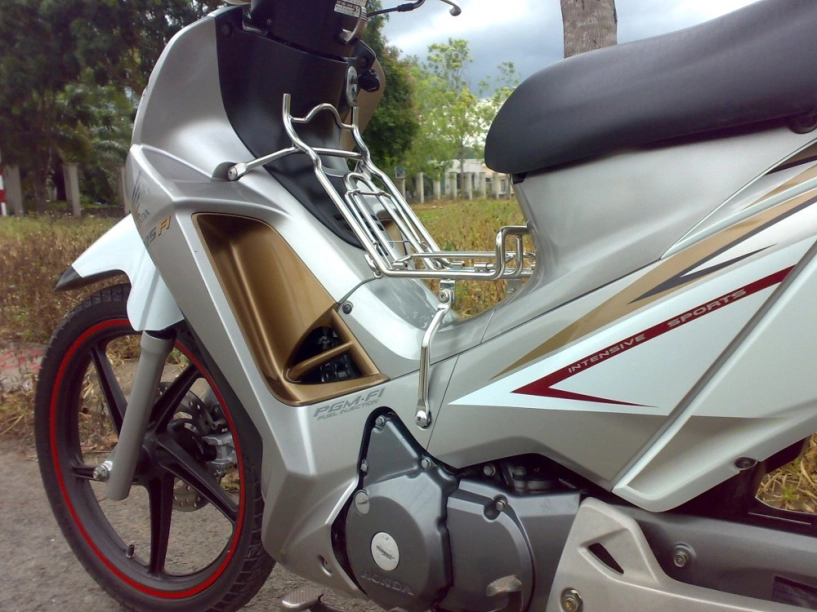 Honda future x 125 fi trắng-bạc-vàng 2011 - 10