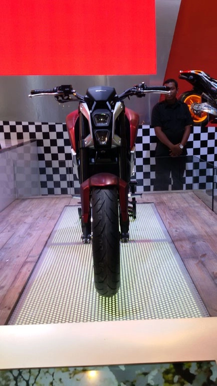 Honda giới thiệu mẫu xe nakedbike concept hoàn toàn mới - 5