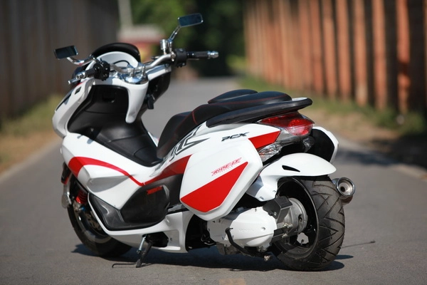 Honda pcx version nos ride it - 8