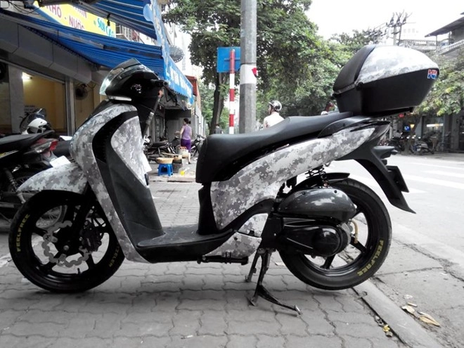 Honda sh độ màu áo nhà binh ở hà nội - 1