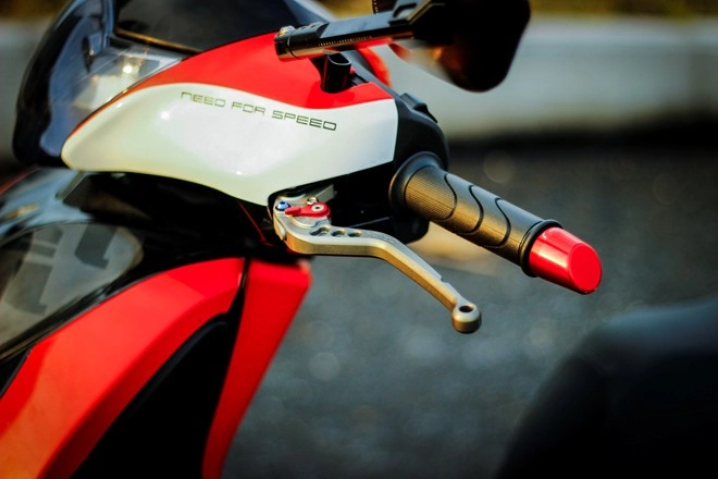 Honda sh sơn tem đấu lên đồ chơi hiệu của biker sài gòn - 6