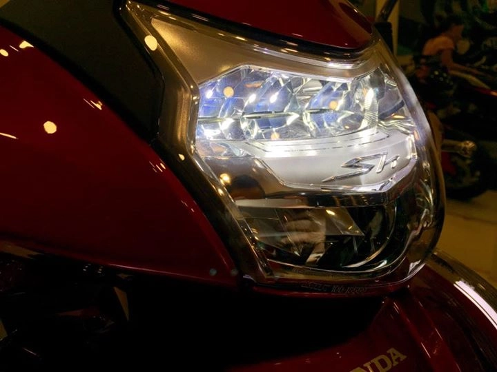 Honda sh300i 2015 đầu tiên về việt nam với giá hơn 300 triệu đồng - 3