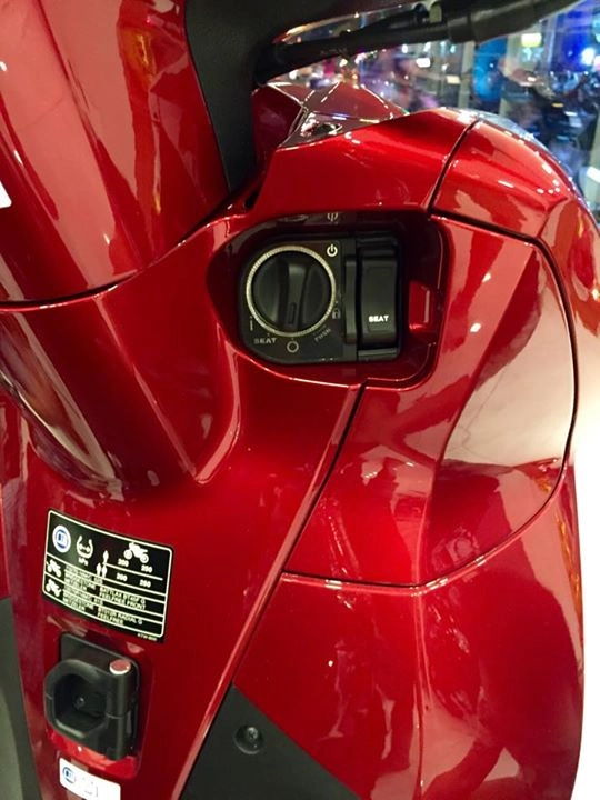 Honda sh300i 2015 đầu tiên về việt nam với giá hơn 300 triệu đồng - 7