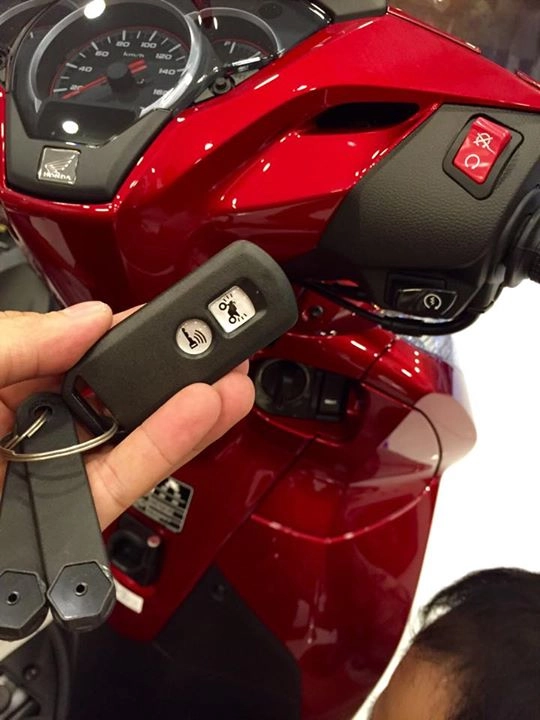 Honda sh300i 2015 đầu tiên về việt nam với giá hơn 300 triệu đồng - 8