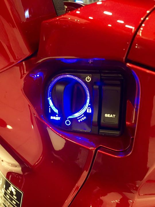 Honda sh300i 2015 đầu tiên về việt nam với giá hơn 300 triệu đồng - 12