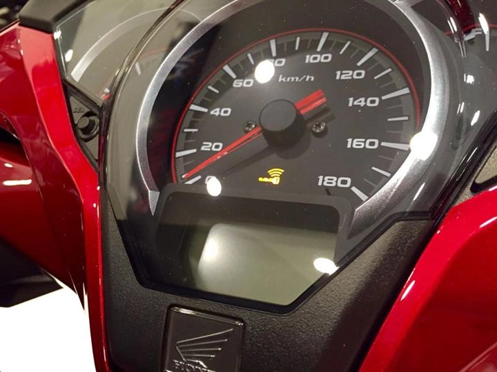 Honda sh300i 2015 đầu tiên về việt nam với giá hơn 300 triệu đồng - 17
