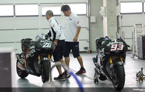 Honda trình làng xe mới cho mùa giải motogp 2014 - 4