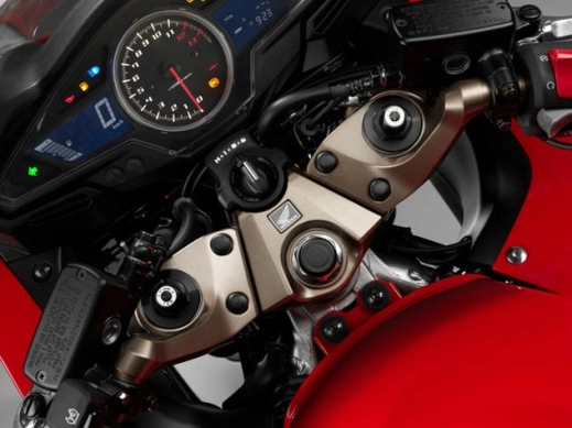 Honda vfr800f 2014 - môtô của công nghệ mới - 8