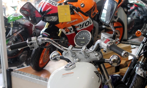 Honda vt750s tricolour chiếc môtô hàng độc tại sài gòn - 16