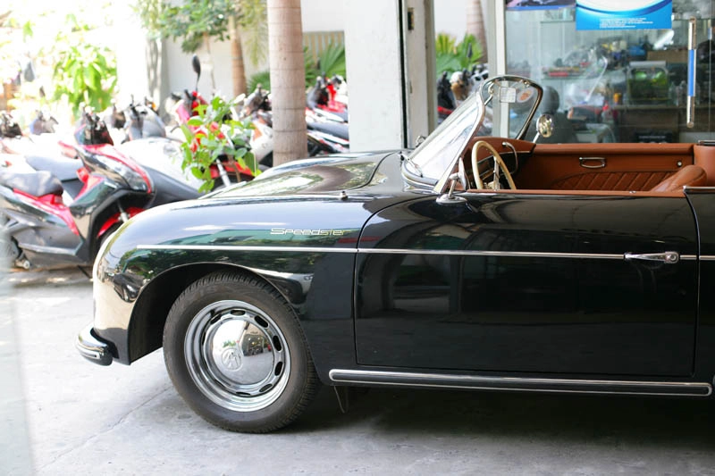 Huyền thoại porsche 356a speedster tại sài gòn - 5