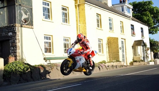 International isle of man tt race nơi thử thách bản lĩnh tay đua đích thực - 1