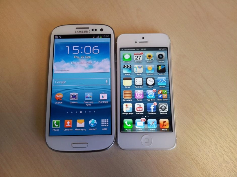 Iphone 5 đọ dáng với samsung galaxy s3 và nexus 4 - 1